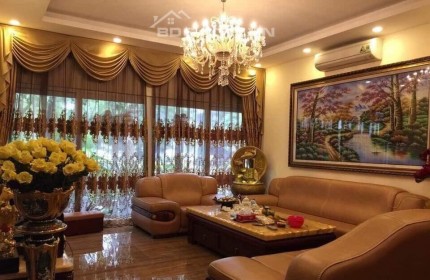 Bán Biệt thự cổ giữa trung tâm Thái Hà-Đống Đa,vị trí VIP, gara ô tô,190m2, giá chào 33 tỷ